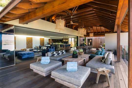VILLA LARIMAR OUTDOOR LOUNGE AREA 1
