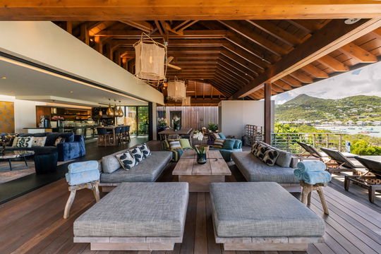 VILLA LARIMAR OUTDOOR LOUNGE AREA 2