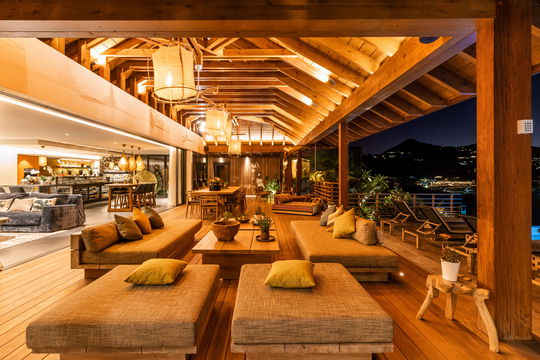VILLA LARIMAR OUTDOOR LOUNGE AREA 3