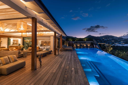 VILLA LAZULI BY NIGHT 1