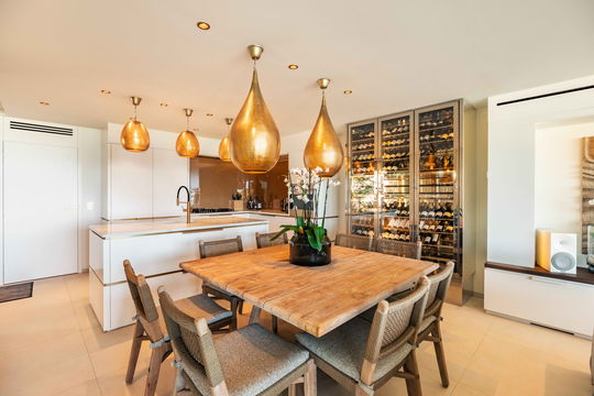 VILLA LAZULI KITCHEN & DINING AREA 2