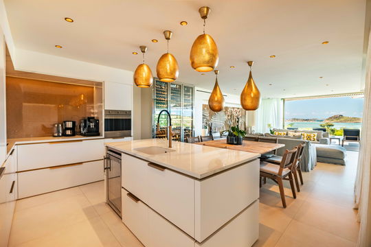 VILLA LAZULI KITCHEN & DINING AREA 3