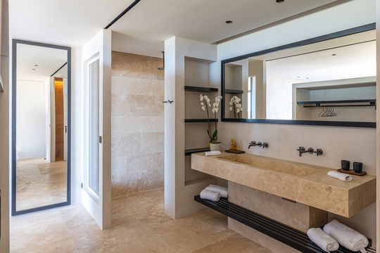 VILLA NEVER SAY NEVER BEDROOM3 10