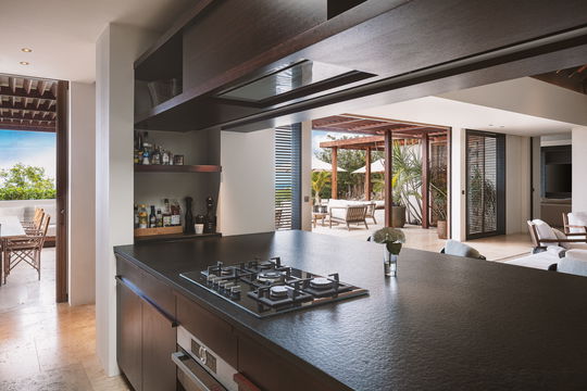 VILLA NEVER SAY NEVER KITCHEN & DINING AREA 7