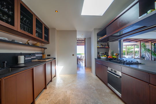 VILLA NEVER SAY NEVER KITCHEN & DINING AREA 8