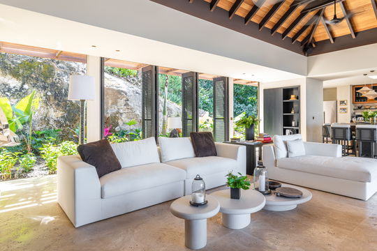 VILLA NEVER SAY NEVER LIVING AREA 11