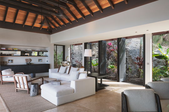 VILLA NEVER SAY NEVER LIVING AREA 5