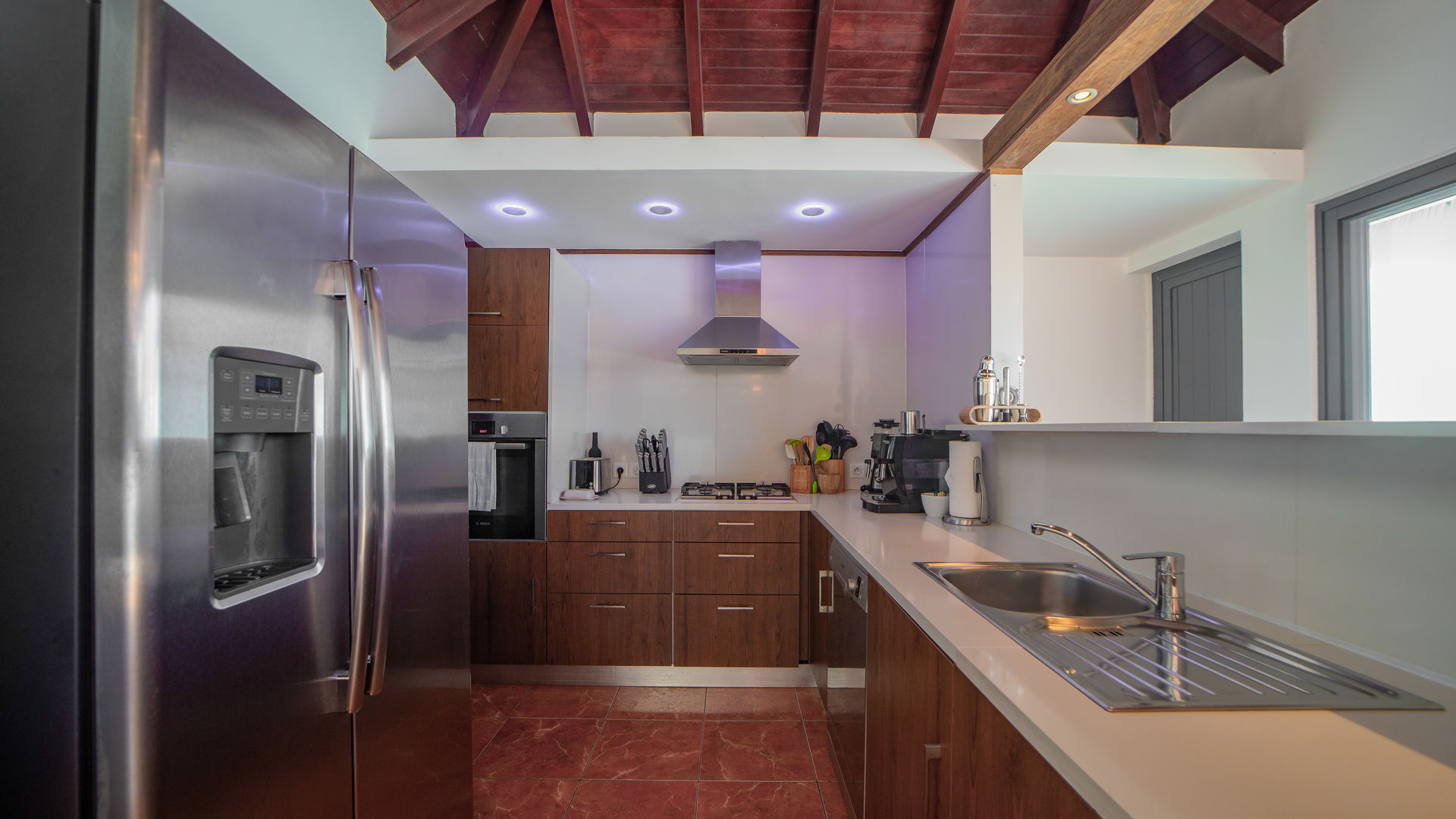 KITCHEN & DINING AREA