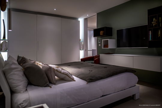 VILLA INDYANA BEDROOM1 10