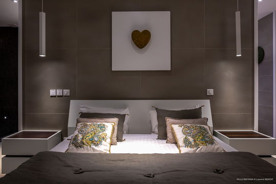 VILLA INDYANA BEDROOM1 11
