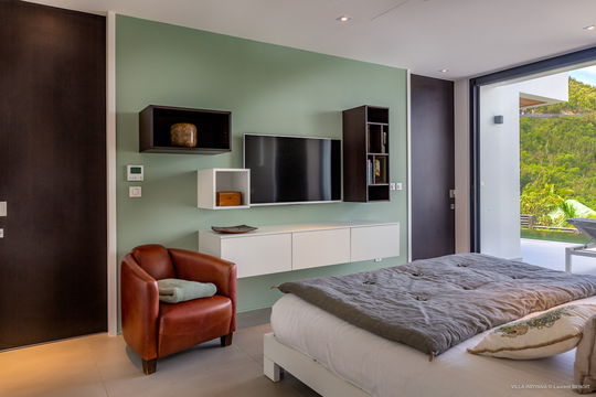 VILLA INDYANA BEDROOM1 2