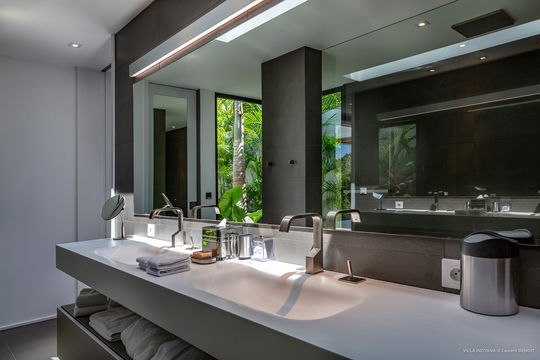 VILLA INDYANA BEDROOM2 12