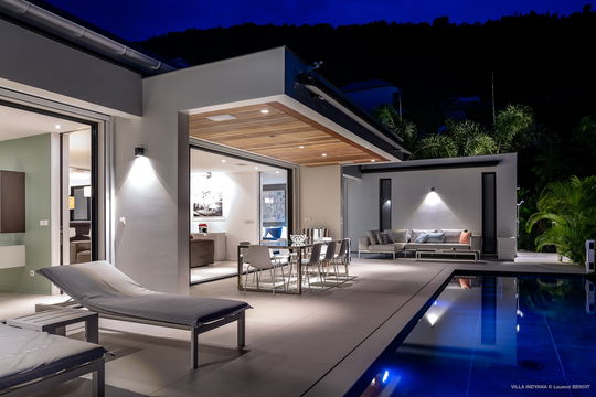 VILLA INDYANA BY NIGHT 1