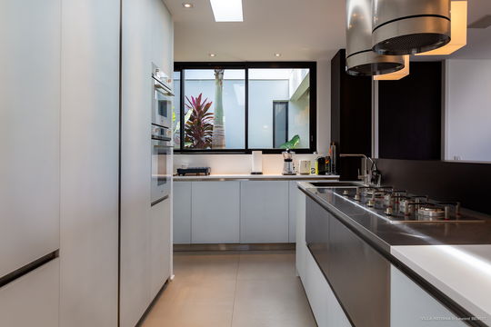 VILLA INDYANA KITCHEN & DINING AREA 3
