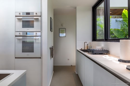 VILLA INDYANA KITCHEN & DINING AREA 7