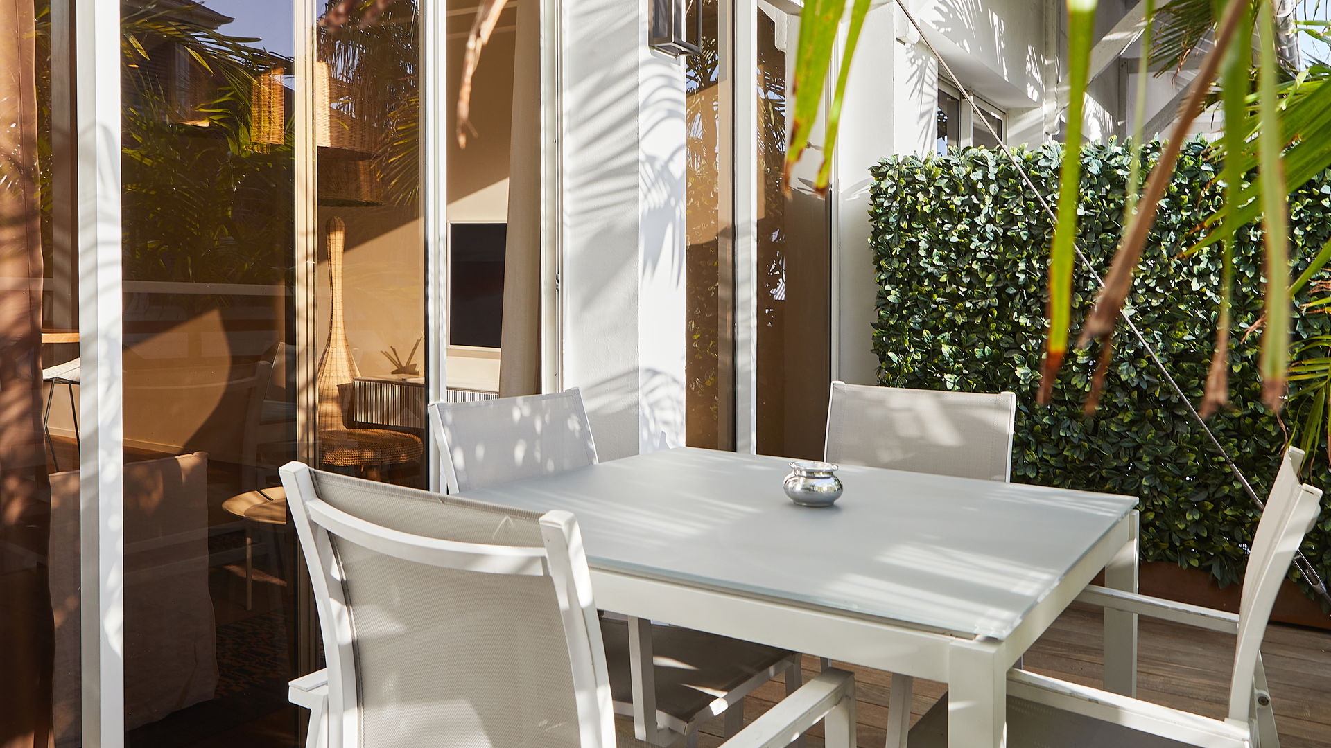 KITCHEN & DINING AREA