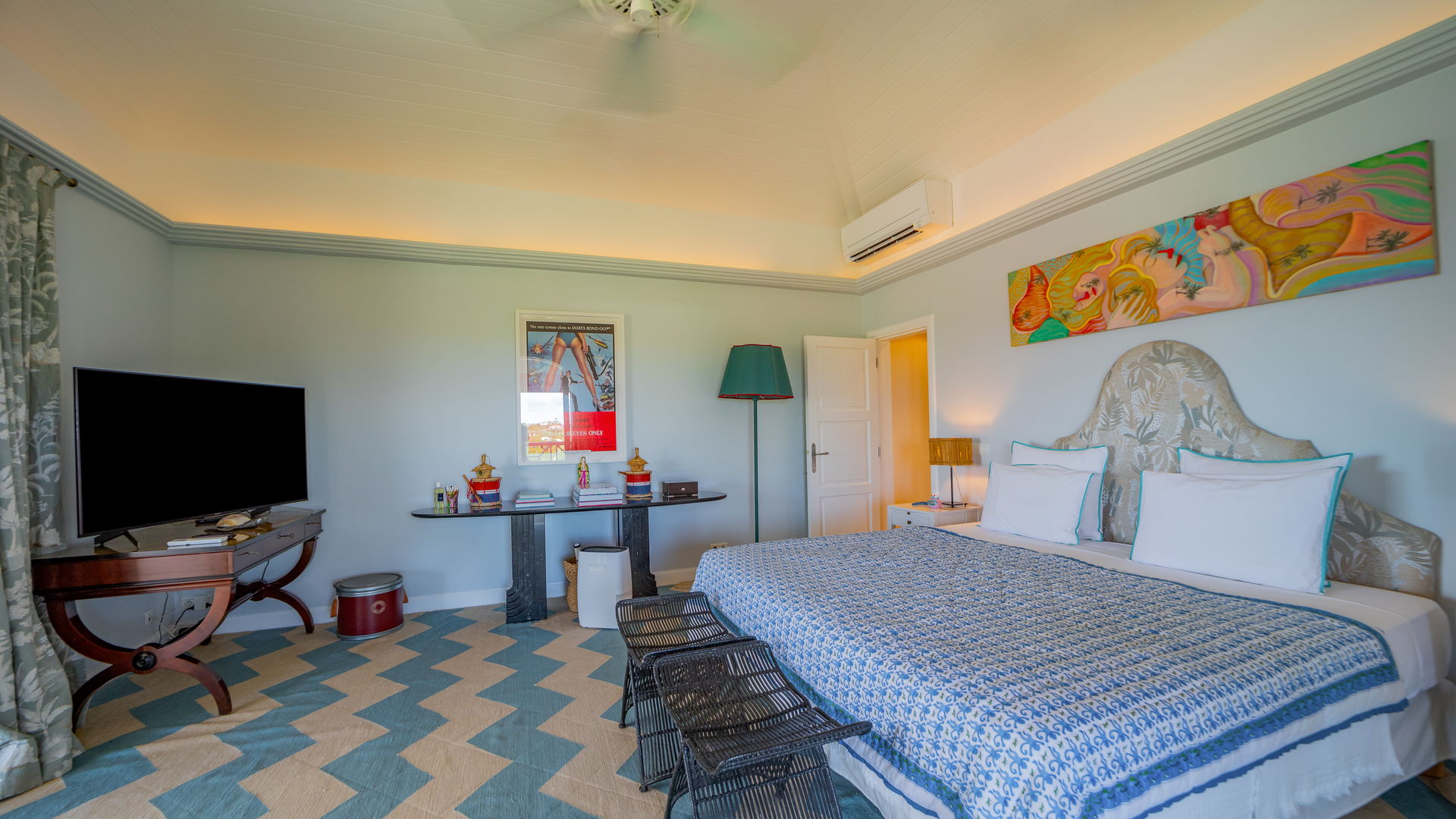BEDROOM 2