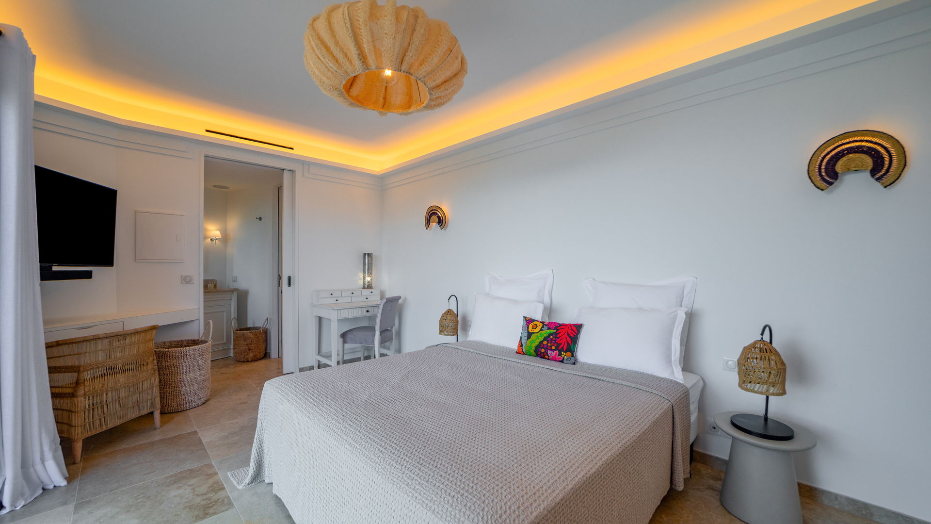 BEDROOM 6