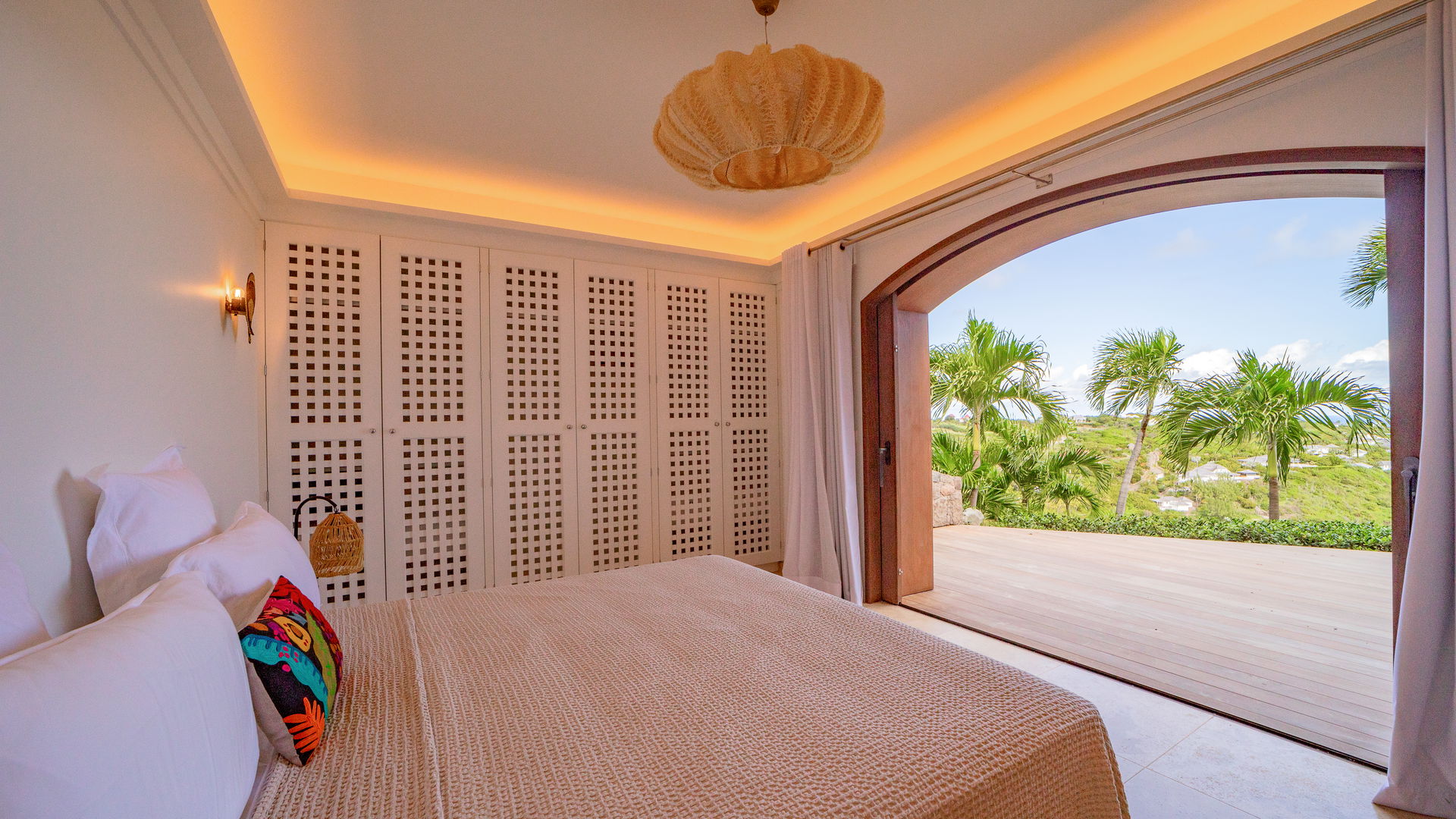BEDROOM 6