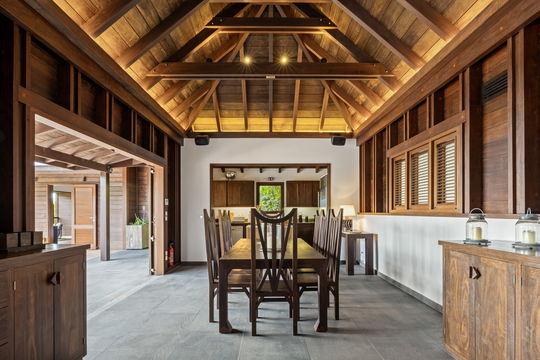 VILLA LITTLE GIRASOL KITCHEN & DINING AREA 1