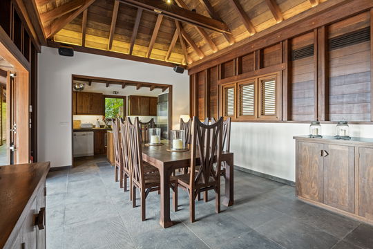 VILLA LITTLE GIRASOL KITCHEN & DINING AREA 2