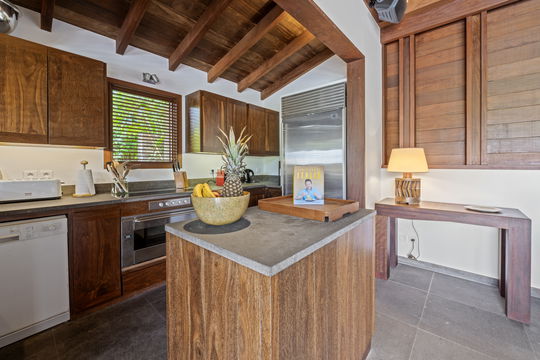 VILLA LITTLE GIRASOL KITCHEN & DINING AREA 6