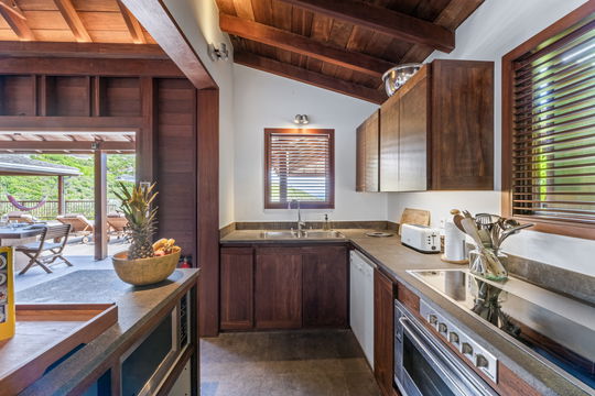 VILLA LITTLE GIRASOL KITCHEN & DINING AREA 7
