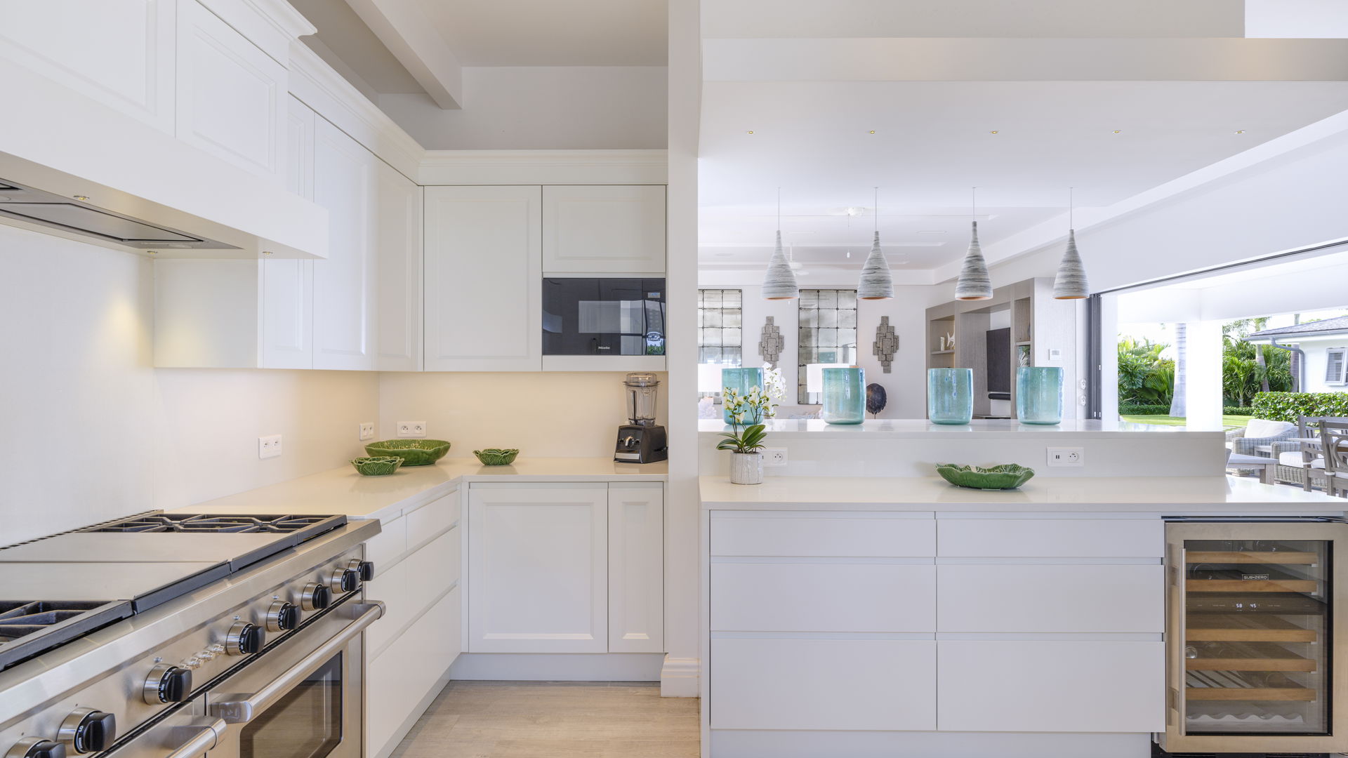 KITCHEN & DINING AREA