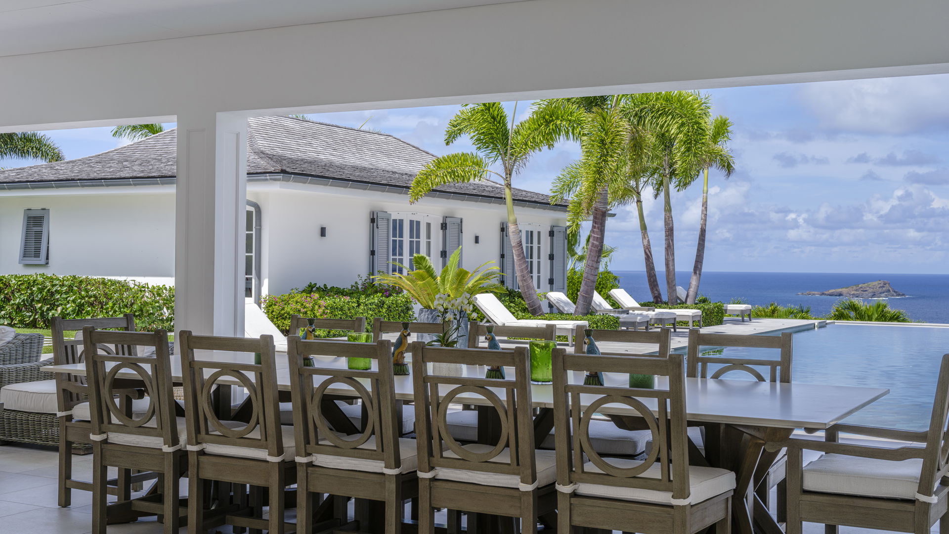 KITCHEN & DINING AREA