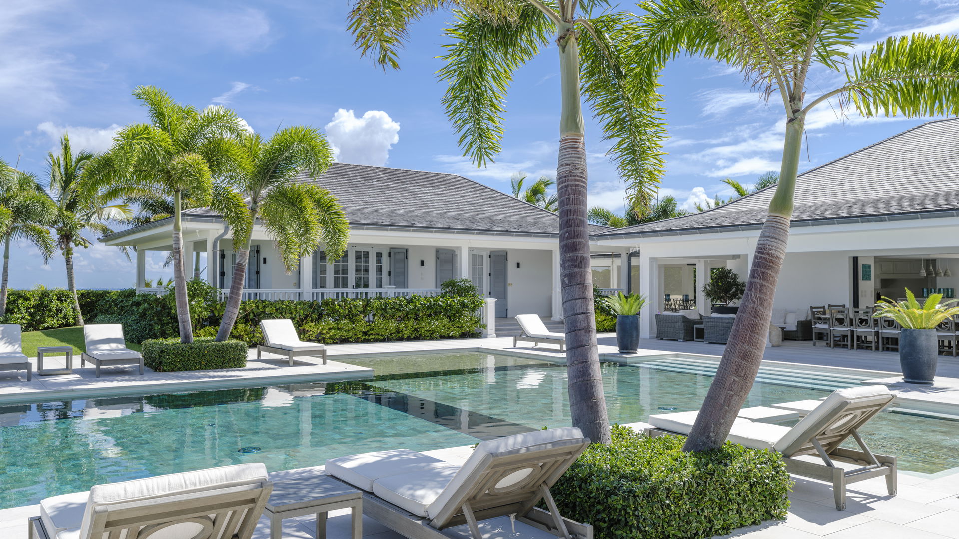 POOL & TERRACE