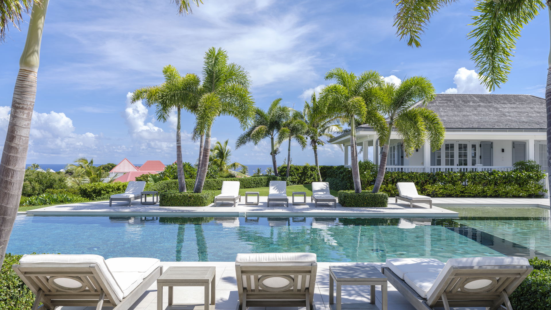 POOL & TERRACE