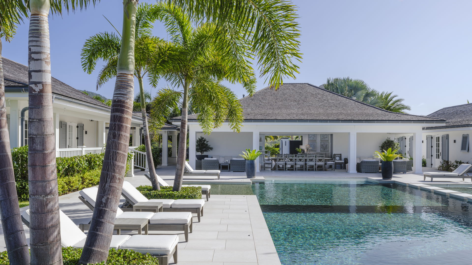 POOL & TERRACE