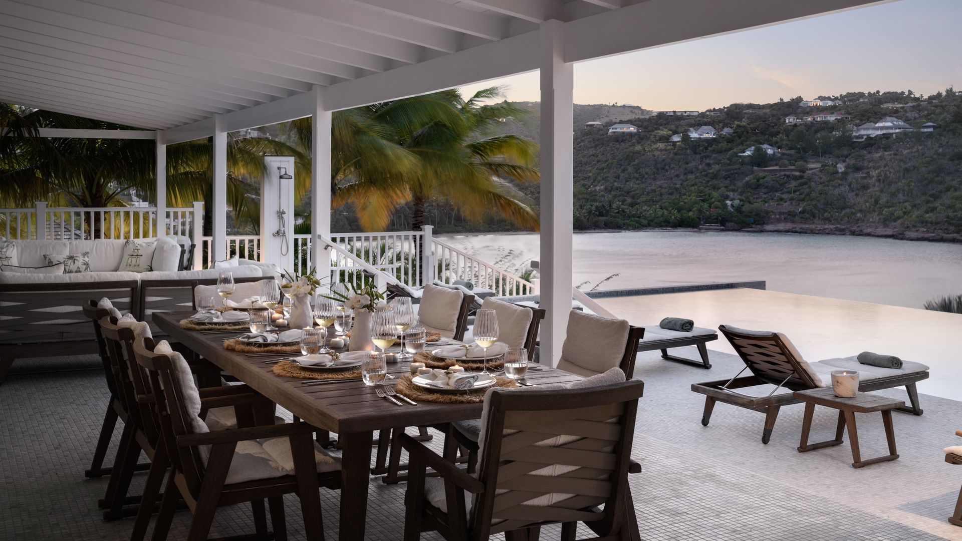 OUTDOOR DINING AREA