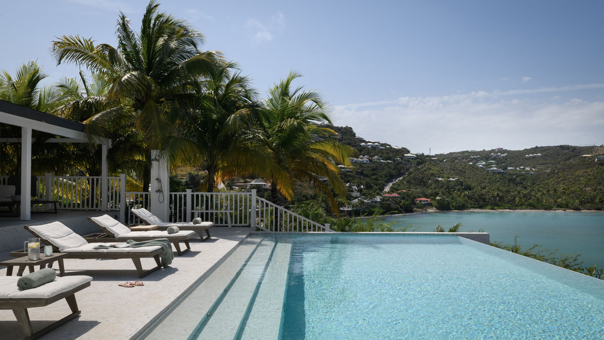POOL & TERRACE