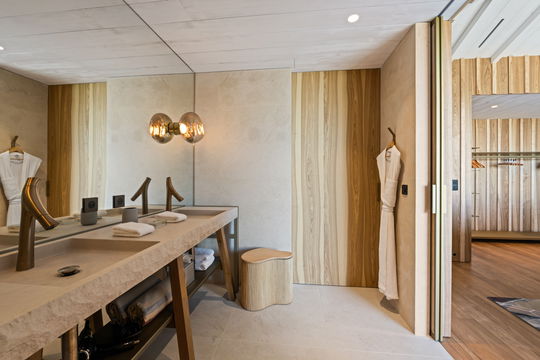 VILLA GOLDEN EYE BEDROOM1 11