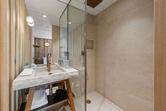 VILLA GOLDEN EYE BEDROOM1 16