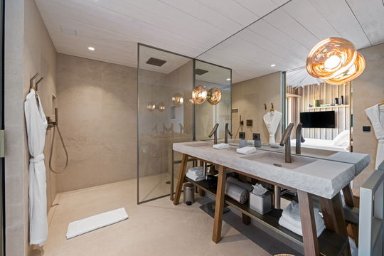 VILLA GOLDEN EYE BEDROOM1 7