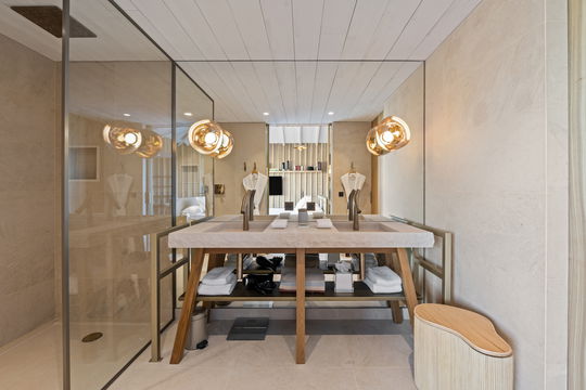VILLA GOLDEN EYE BEDROOM1 8