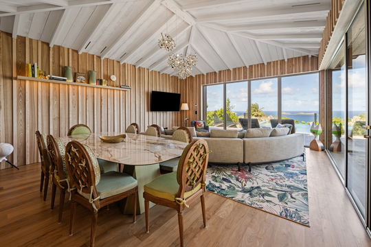 VILLA GOLDEN EYE KITCHEN & DINING AREA 3