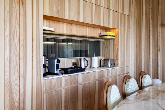 VILLA GOLDEN EYE KITCHEN & DINING AREA 4