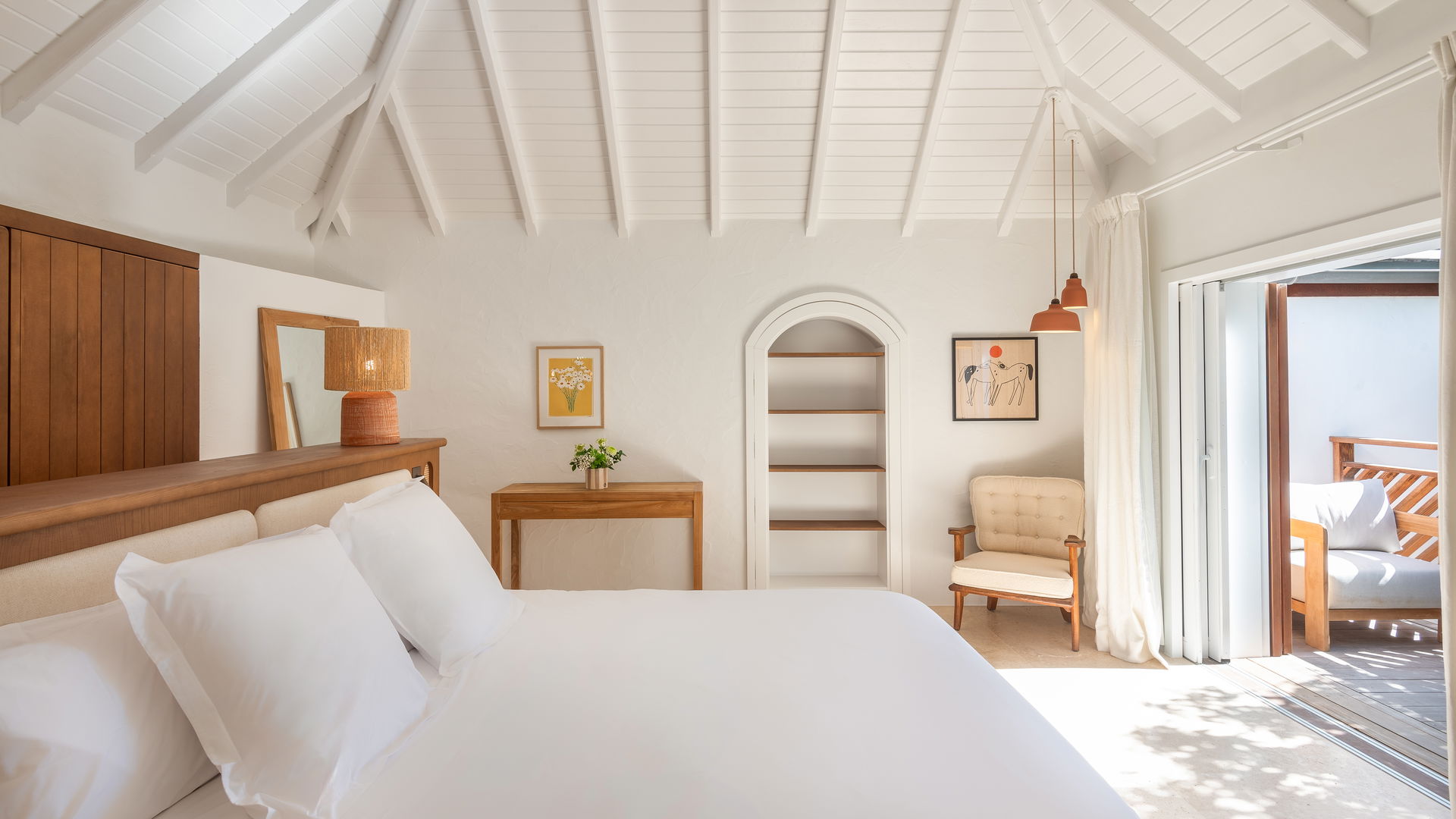 BEDROOM 2