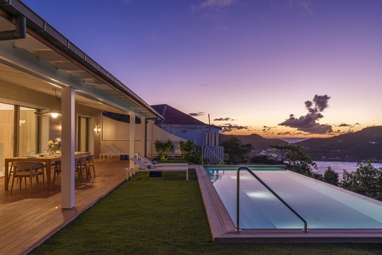 VILLA INDIGO BY NIGHT 2