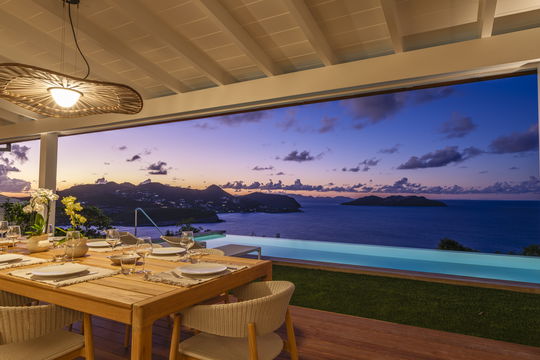 VILLA INDIGO KITCHEN & DINING AREA 10