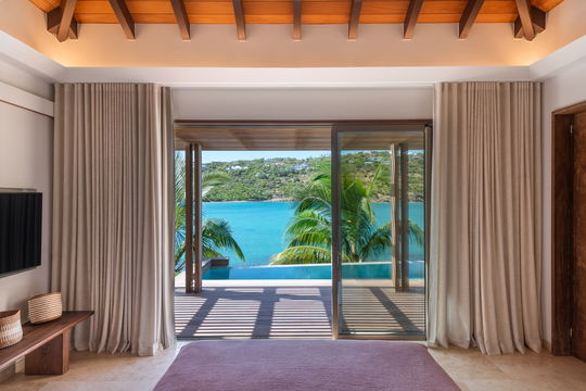 VILLA LINDA BEDROOM1 3