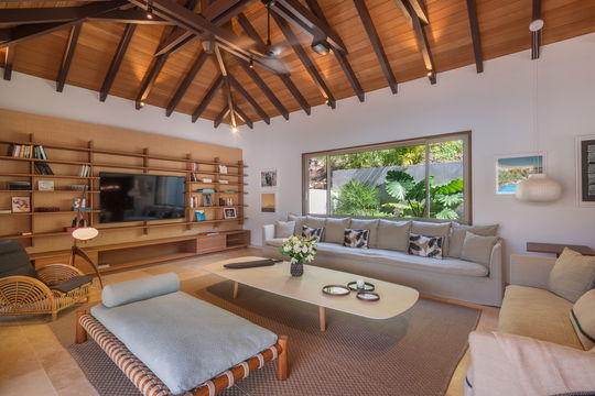 VILLA LINDA LIVING AREA 1