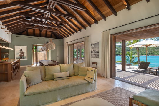 VILLA LINDA LIVING AREA 4