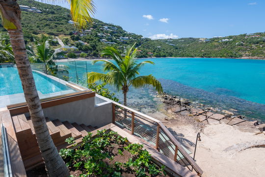 VILLA LINDA OUTDOORS 1