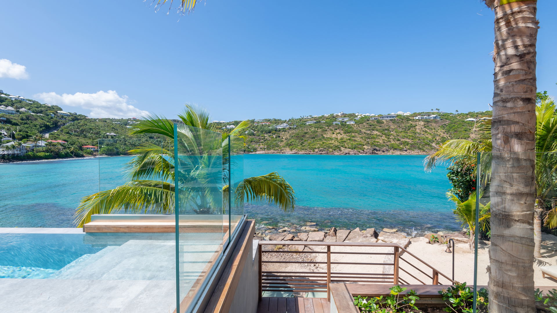POOL & TERRACE