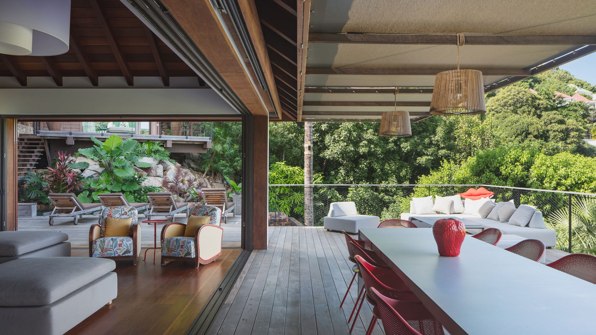 KITCHEN & DINING AREA