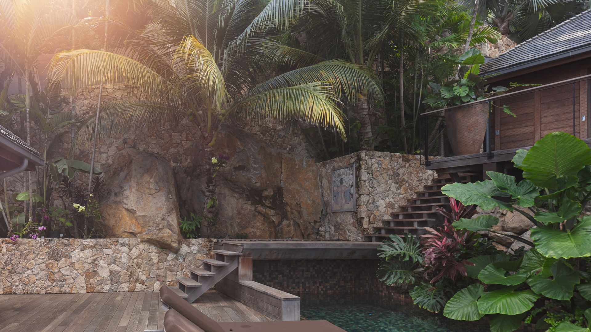 POOL & TERRACE